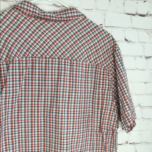 Columbia Men's‎ Plaid Omni-Shade Short Sleeve Button Up Shirt - Picture 4 of 16
